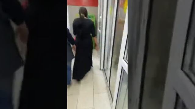 ЭТО ШОК КАК ВОРУЮТ ЦЫГАНЕ смотреть онлайн