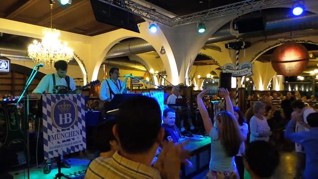 "get lucky" in hofbrauhaus, berlin смотреть онлайн