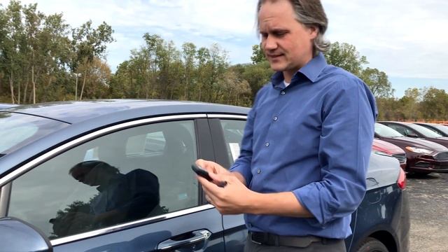 How to unlock and start Ford Fusion with dead key fob battery! смотреть онлайн