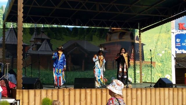 Индейцы Camuendo Marka поют на День города Мурома 8.08.2015г. Inti taki смотреть онлайн