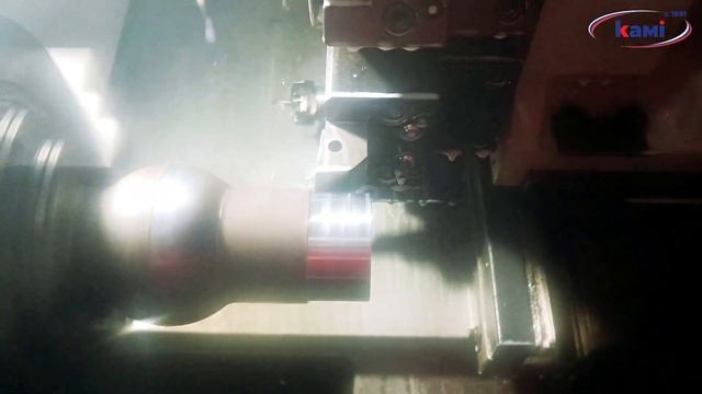 Токарный центр SKM NL 2000 BM | Чистовая токарная обработка детали смотреть онлайн