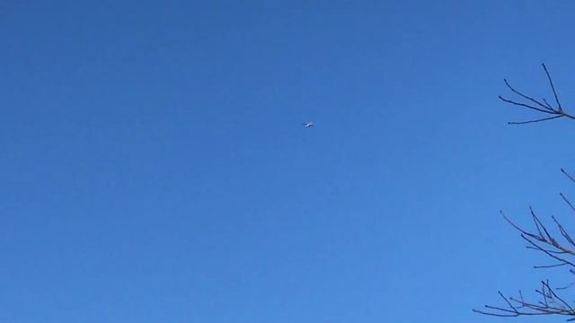 Grumman C-2 Greyhound passing by my house смотреть онлайн