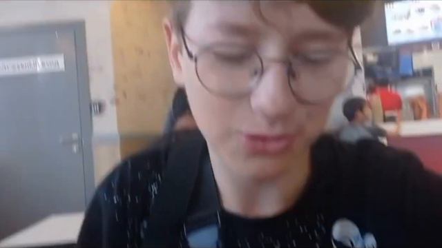 ПРОБУЕМ ЕДУ ИЗ ROSTIC'S! ЗАМЕНА KFC?! смотреть онлайн