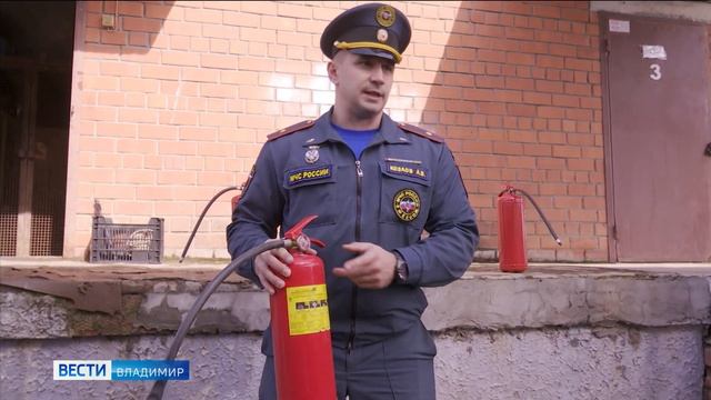 Во Владимире прошли учения по пожарной безопасности на продуктовом рынке на улице Батурина смотреть онлайн