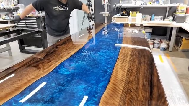 Final Step on This $20,000 Epoxy River Table смотреть онлайн