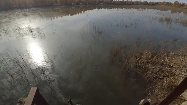 спускаем пруд . с погодой повезло и с рыбой тоже . Как спустить пруд. смотреть онлайн