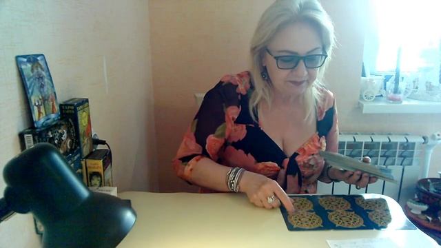ВАШИ ОТНОШЕНИЯ ГЛАЗАМИ МУЖЧИНЫ. ТАРО. Расклад онлайн. Гадание на картах. смотреть онлайн