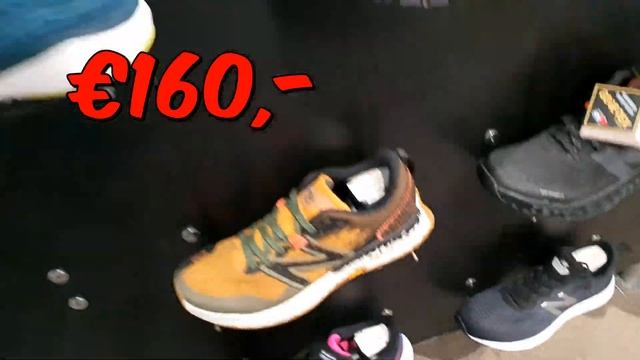 СНИКЕР-ШОПИНГ в БЕРЛИНЕ [+БОНУС] - New Balance Store смотреть онлайн