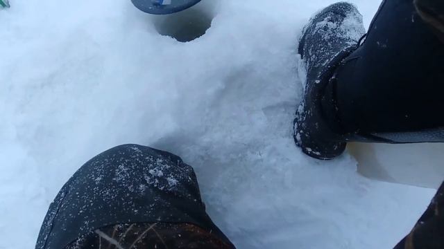Зимняя рыбалка? Оторвался по сороге смотреть онлайн