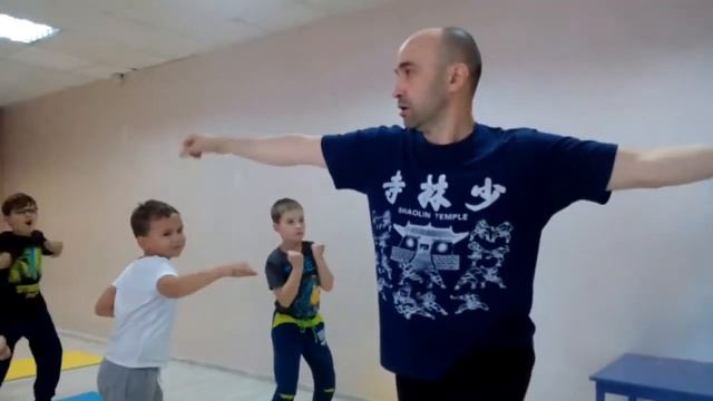 УШУ - Детская группа, Секция в Омске, КунгФу для детей 武术 смотреть онлайн