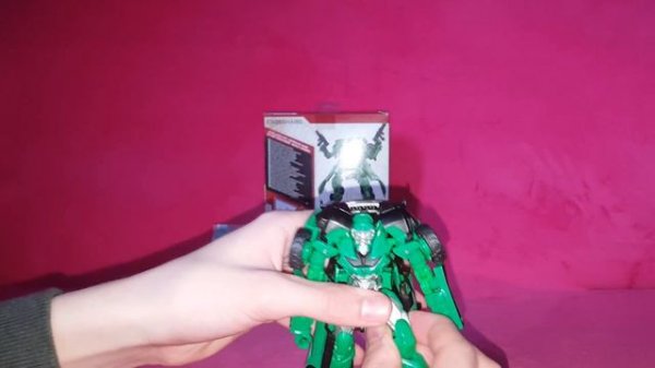 Transformers 5 The Last Knight Crosshairs Deluxe Class Toy Review - [Трансфобзоры]