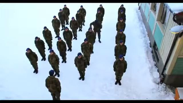 когда скучно на построение (в армии) смотреть онлайн