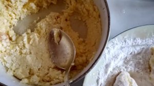 Очень нежные,вкусные сырники с добавлением манки!!!
