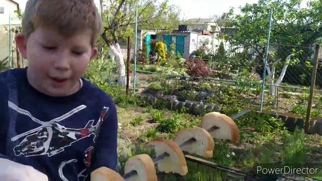 На даче с братом смотреть онлайн