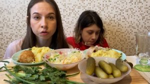 МУКБАНГ ПЮРЕ И КОТЛЕТЫ ПО- КИЕВСКИ/Отвечаем на вопросы/MUKBANG