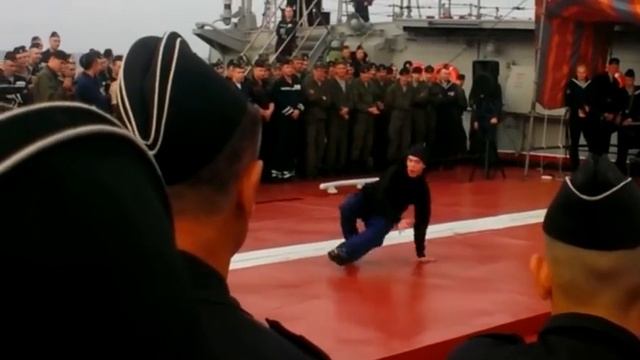 Breakdance на ТАРКр "Петр Великий". Часть 1 смотреть онлайн