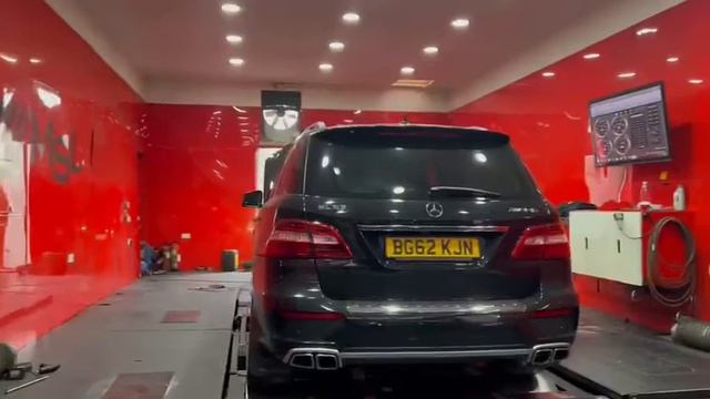 Mercedes ML63 was in for a custom stage 1 remap and dyno aswell as one of our handheld devices смотреть онлайн