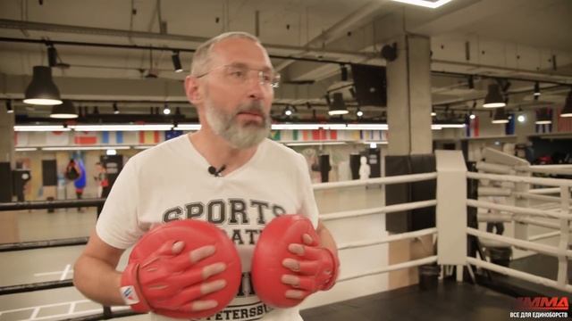 Перемещение на ногах в боксе - уход с атаки | 4MMA смотреть онлайн