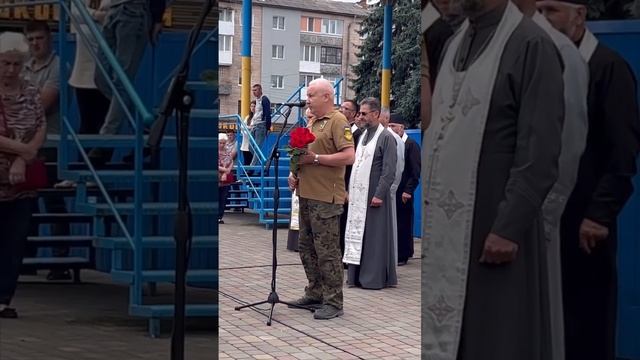 Прощання з захисником у Сарнах смотреть онлайн