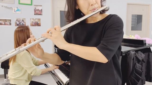 Milonga for Three-Astor Piazzolla-flute and piano - tango -tangomusic смотреть онлайн