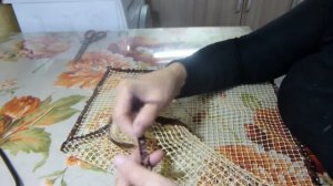 Коврик из остатков ткани и ненужных вещей, необычным способом.