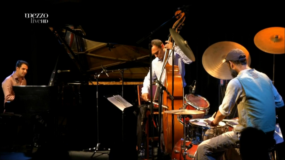 Omri Mor Trio - Live au Zappa Club 2012 =HD= смотреть онлайн