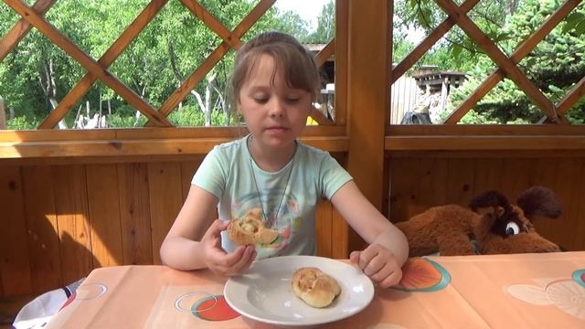 Каникулы. Луга . Дача . Озеро смотреть онлайн