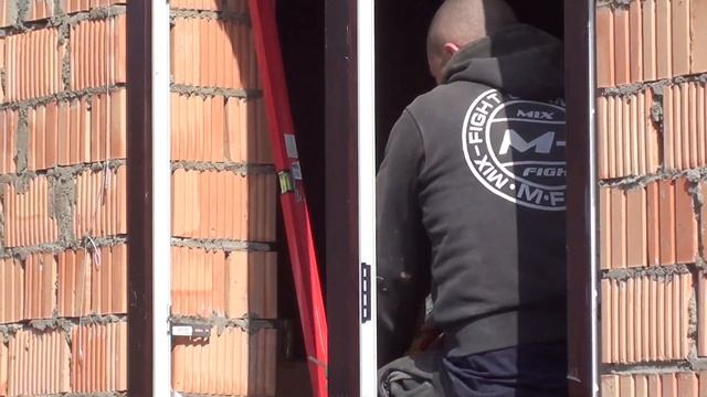 ?МОНТАЖ ОКОН В ЧАСТНОМ ДОМЕ [18+] | УСТАНОВКА ПЛАСТИКОВЫХ ОКОН В КИРПИЧНЫЙ ДОМ | ОКНА VEKA смотреть онлайн