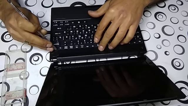 Как снять клавиатуру Acer Aspire One смотреть онлайн