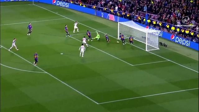 Funny Open Goal Misses in Football смотреть онлайн