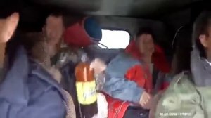 Мужики на уазике