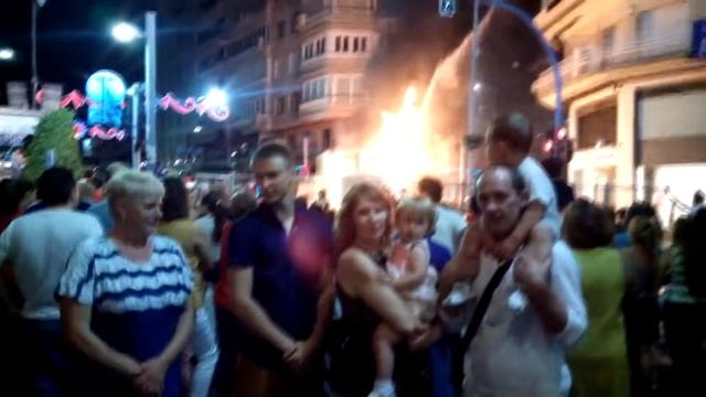 Фальяс праздник огня в Аликанте смотреть онлайн