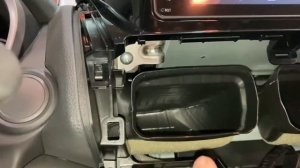 mitsubishi eclipse cross как снять штатную магнитолу