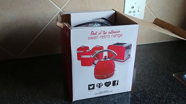 Unboxing of the new Swan Retro Kettle смотреть онлайн