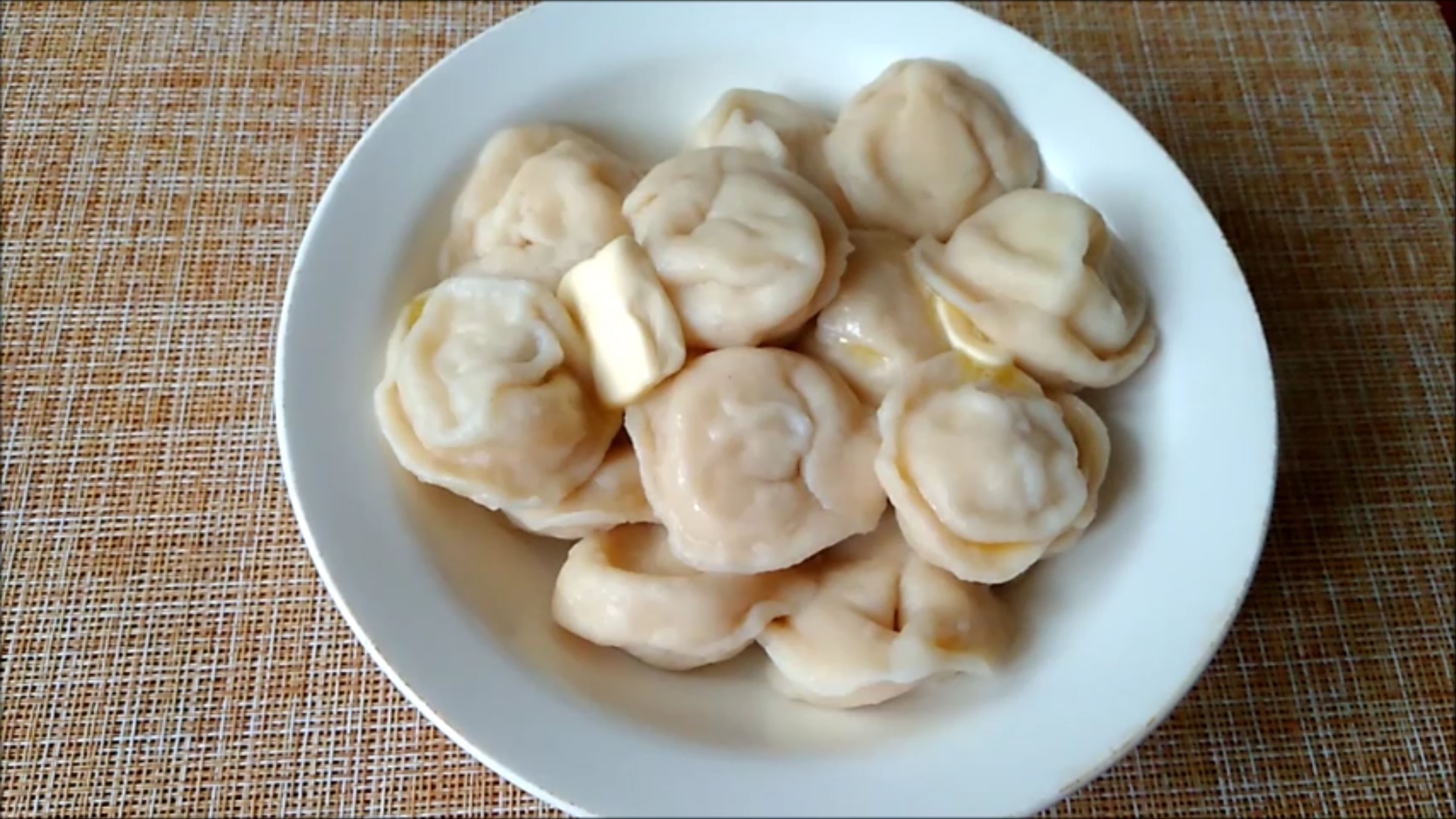 Пельмени на кефире с куриным фаршем.mp4 смотреть онлайн