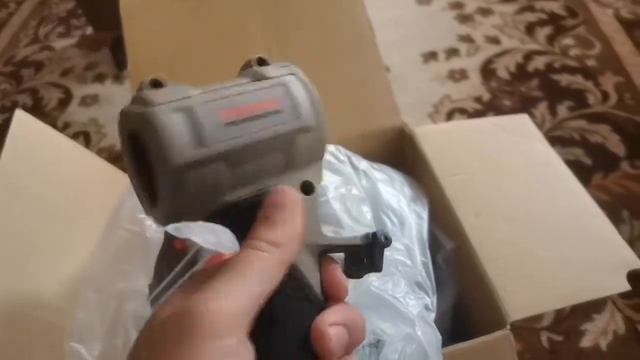 Распаковка - Краскопульт электрический CROWN CT31014 смотреть онлайн