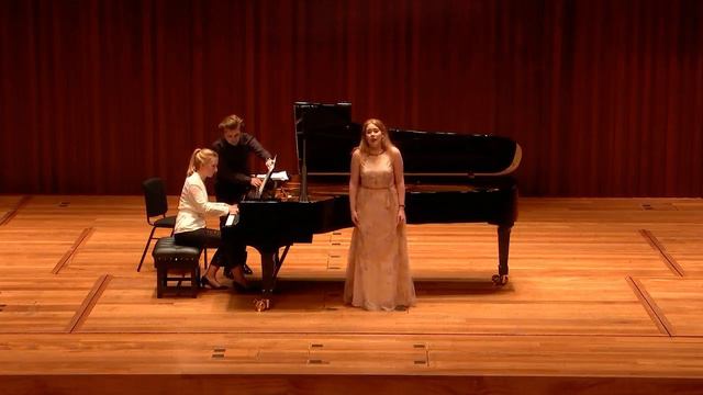 Frauenliebe und -Leben, Natalie Davies & Natalie Burch смотреть онлайн