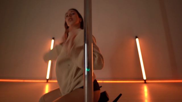 EXOTIC DANCE смотреть онлайн