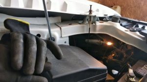 Как поменять лампочку габарита Митсубиси ASX