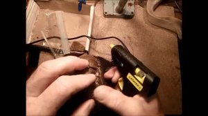 Лайфхаки. Ремонт валенок с помощью термоклея. Термопистолет взамен подшивки при ремонте валенок