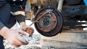 Люфт в ступице газ 3307/53/ Как убрать люфт в ступице на газоне.