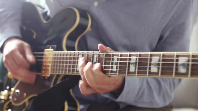 Messy & Fuzzy Blues (Epiphone Sheraton) смотреть онлайн