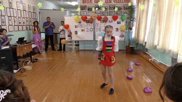 Танец в подарок Выпускникам смотреть онлайн