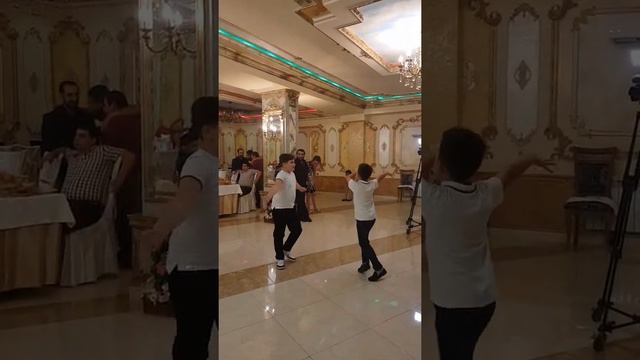 Дети зажигают на танц поле. смотреть онлайн