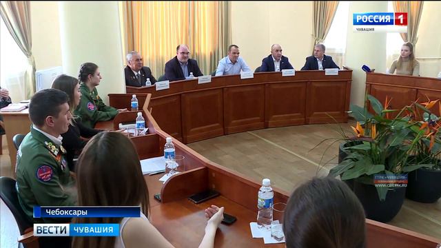 Глава Чувашии Михаил Игнатьев осмотрел оснащение сельскохозяйственной академии и пообщался со студе смотреть онлайн