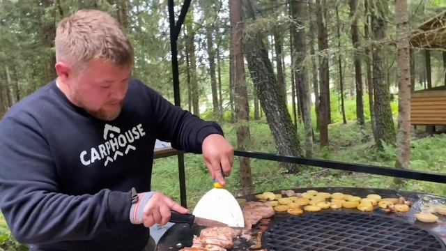 Семейный карпфишинг, ловим карпа руками, вкусно готовим. Озеро Михайловка смотреть онлайн