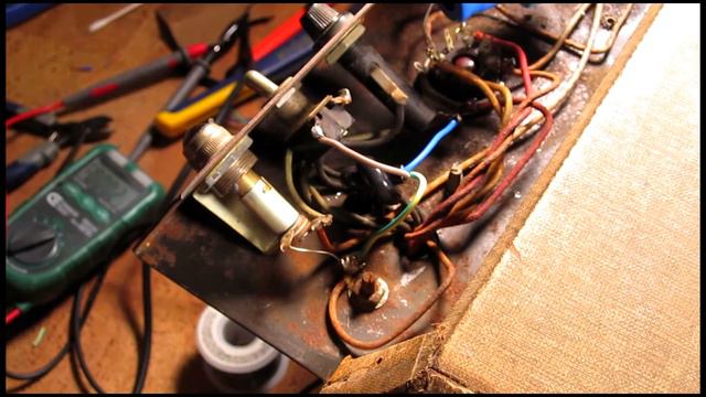 Vintage Amp Rebuild - 1956 Gibson GA-5 "Les Paul Jr." смотреть онлайн