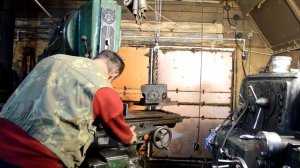 Вот что можно сделать из моторчика дворников и полиспаста своими руками.