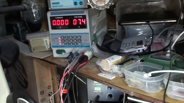 Как зарядить аккумулятор без родного блока питания смотреть онлайн