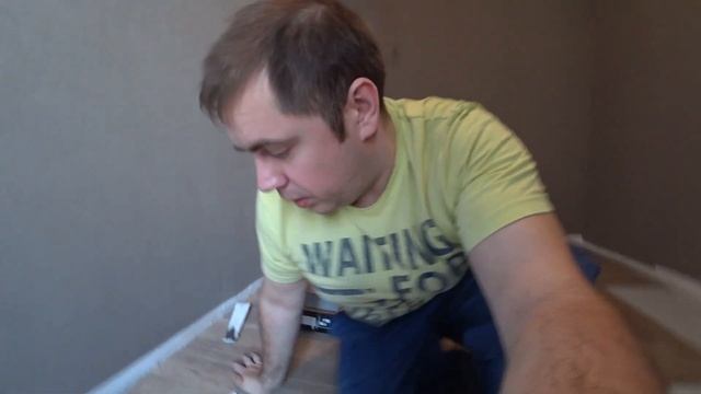 УКЛАДКА КВАРЦВИНИЛОВОЙ ПЛИТКИ VINILAM PARQUET СВОИМИ РУКАМИ. смотреть онлайн